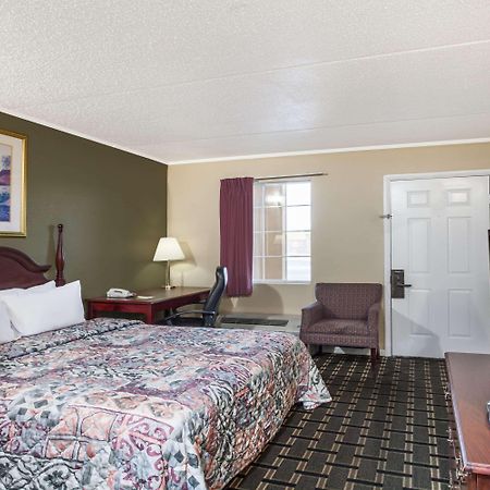 Days Inn By Wyndham Lenoir City Esterno foto