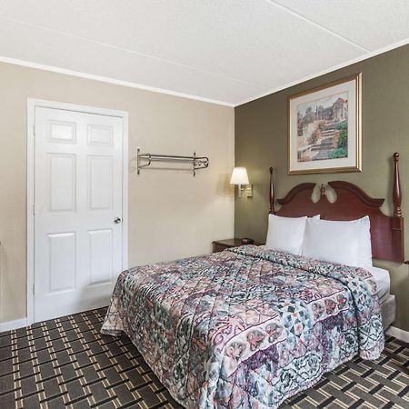 Days Inn By Wyndham Lenoir City Esterno foto