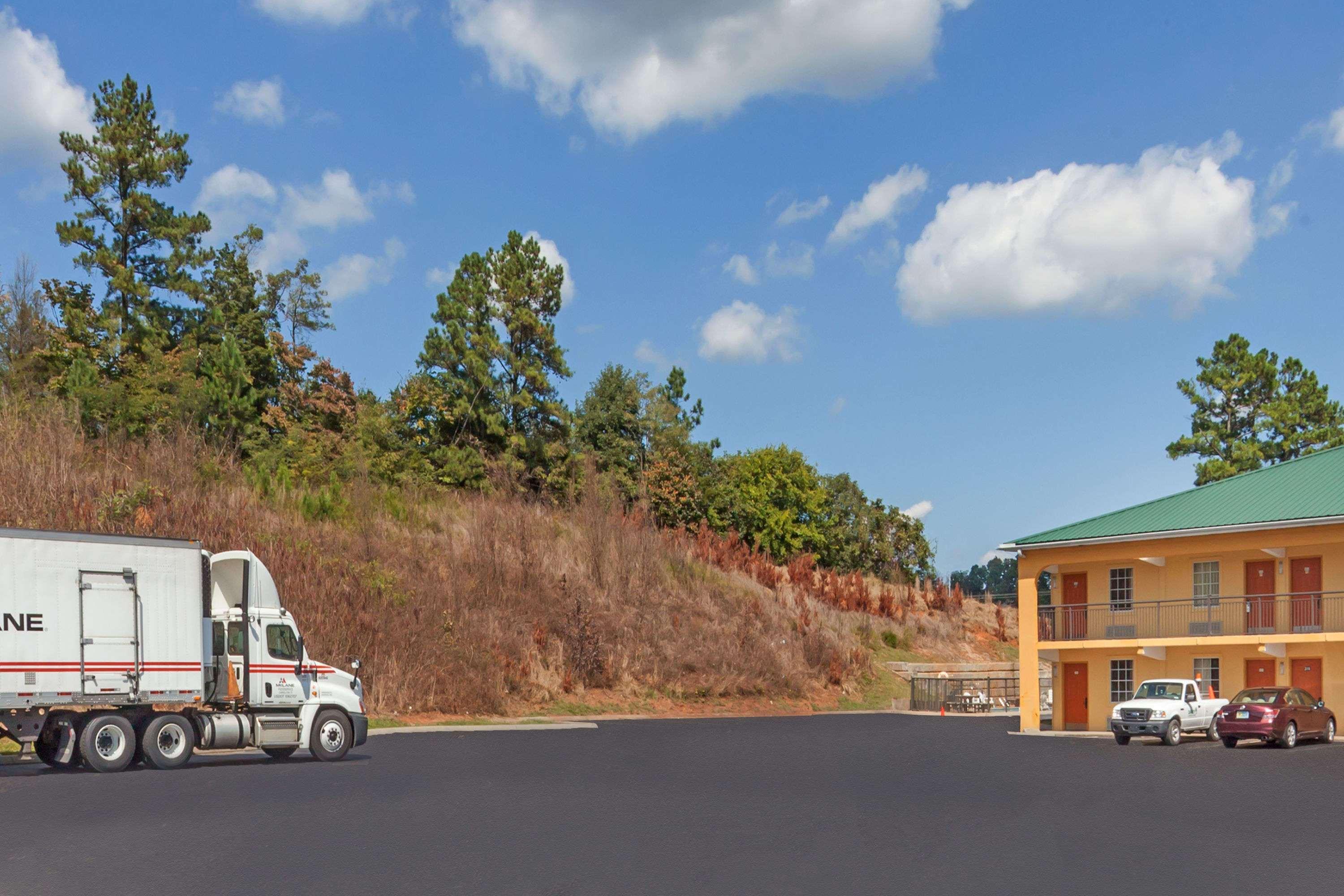 Days Inn By Wyndham Lenoir City Esterno foto